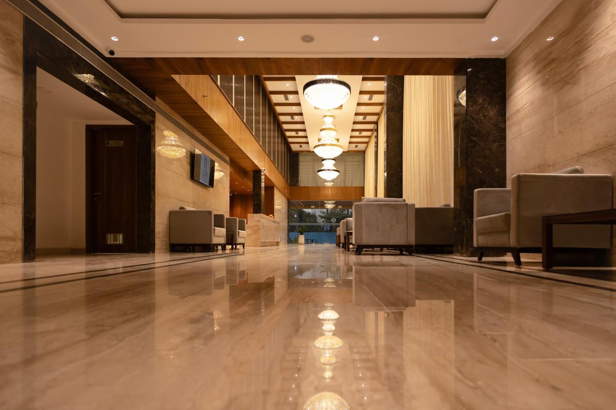 Icon Grand Hotel By Bhagini Bangalore Bagian luar foto