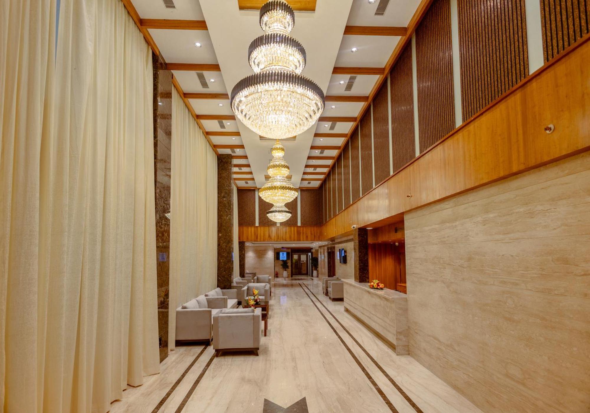 Icon Grand Hotel By Bhagini Bangalore Bagian luar foto