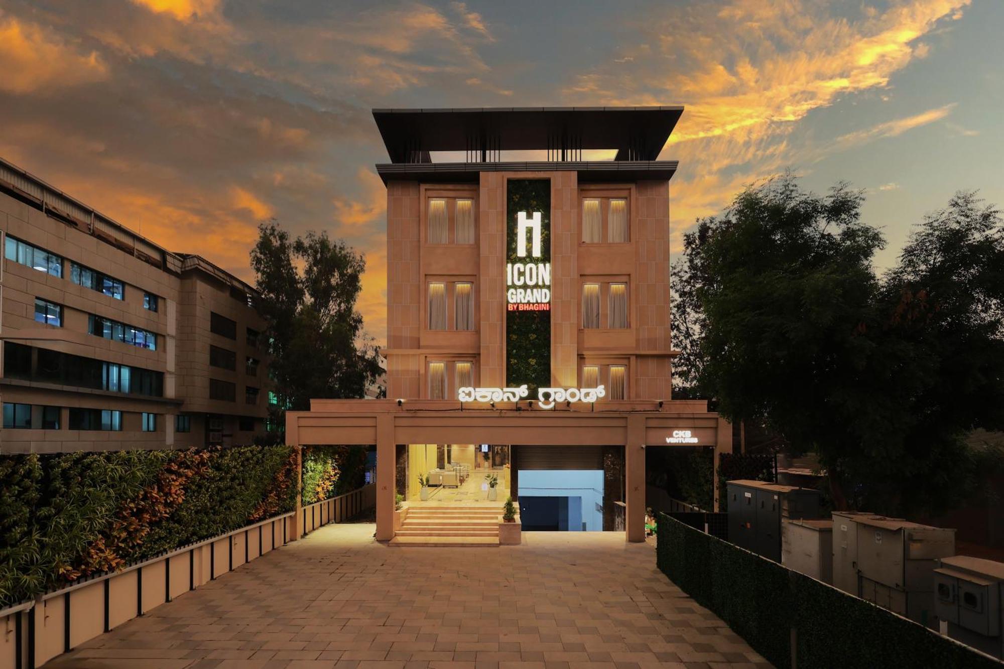 Icon Grand Hotel By Bhagini Bangalore Bagian luar foto