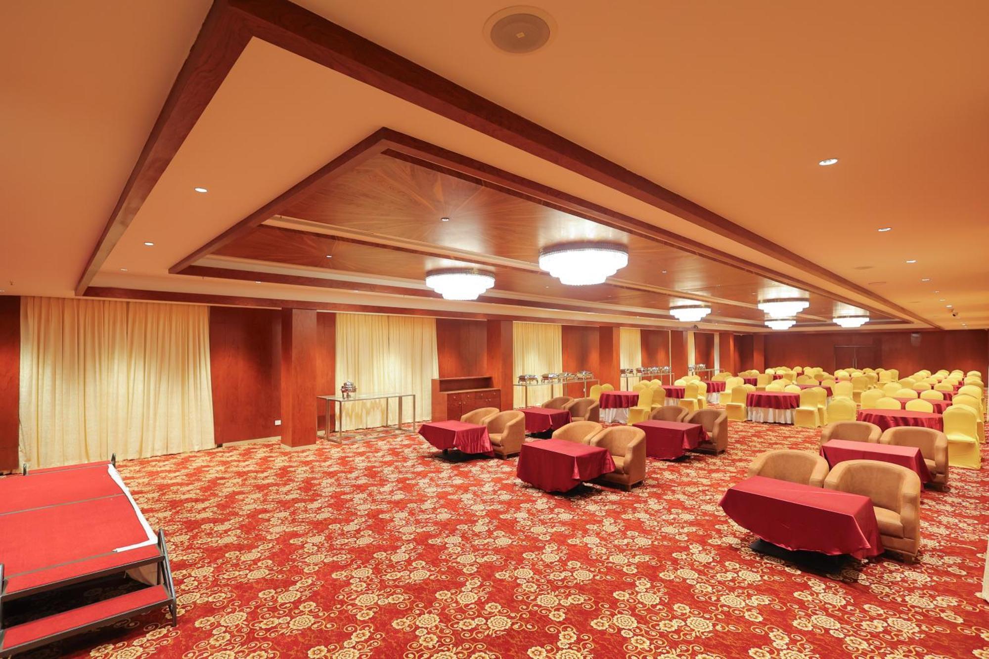Icon Grand Hotel By Bhagini Bangalore Bagian luar foto