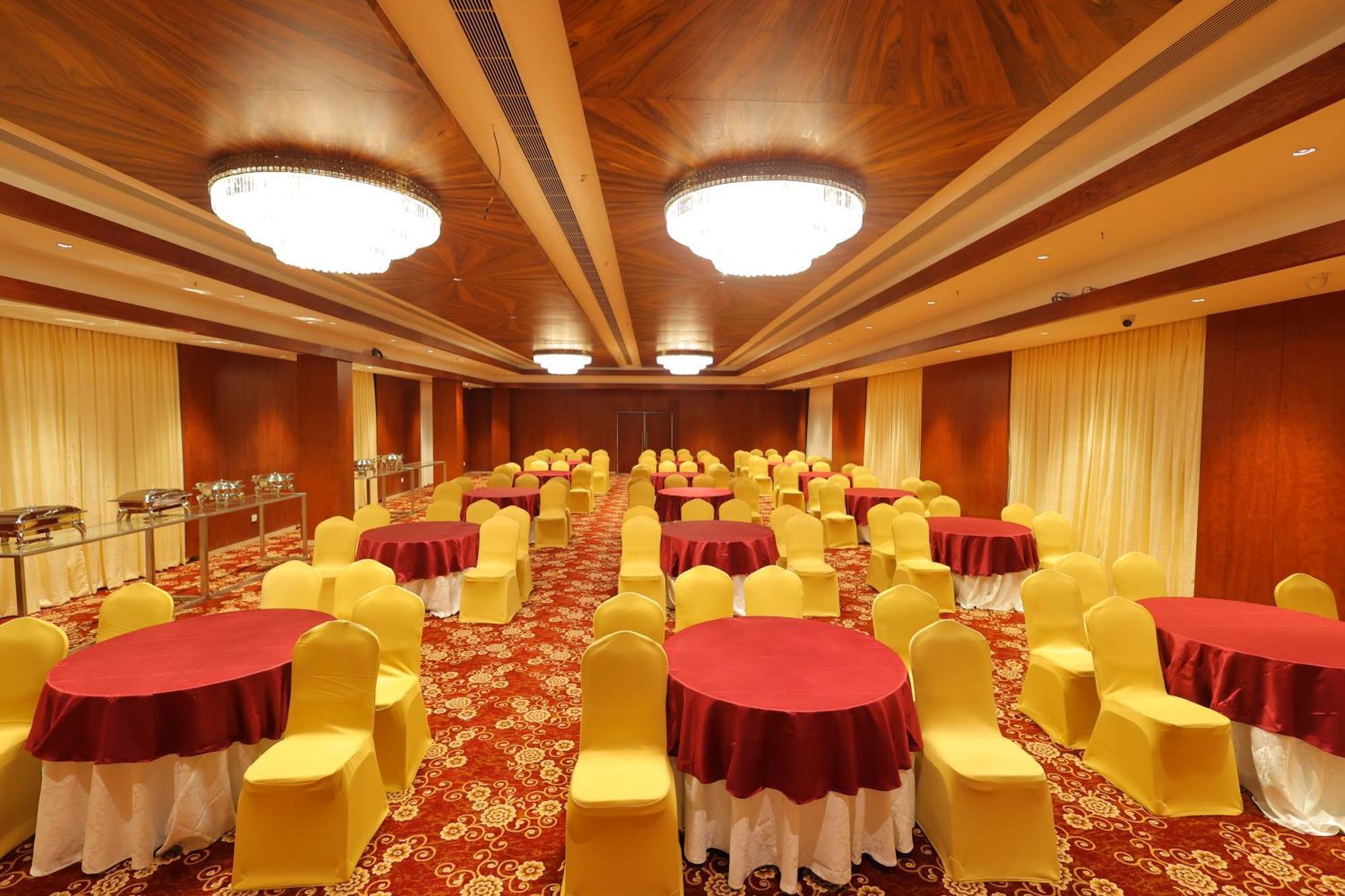 Icon Grand Hotel By Bhagini Bangalore Bagian luar foto