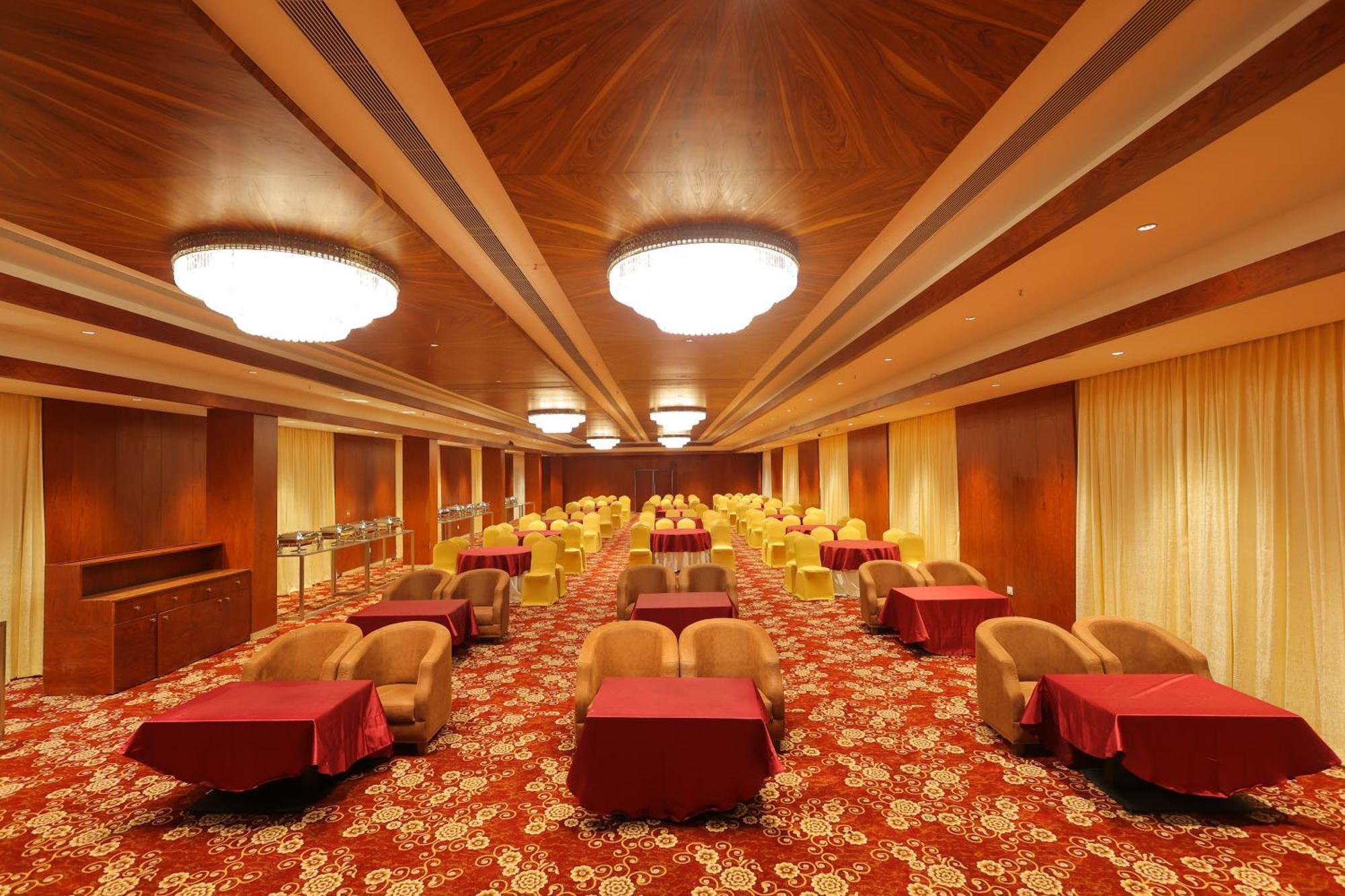 Icon Grand Hotel By Bhagini Bangalore Bagian luar foto