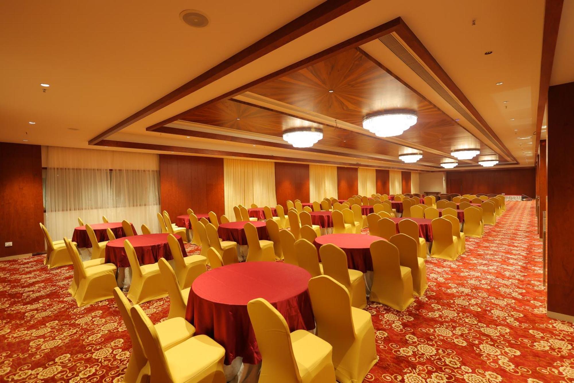 Icon Grand Hotel By Bhagini Bangalore Bagian luar foto