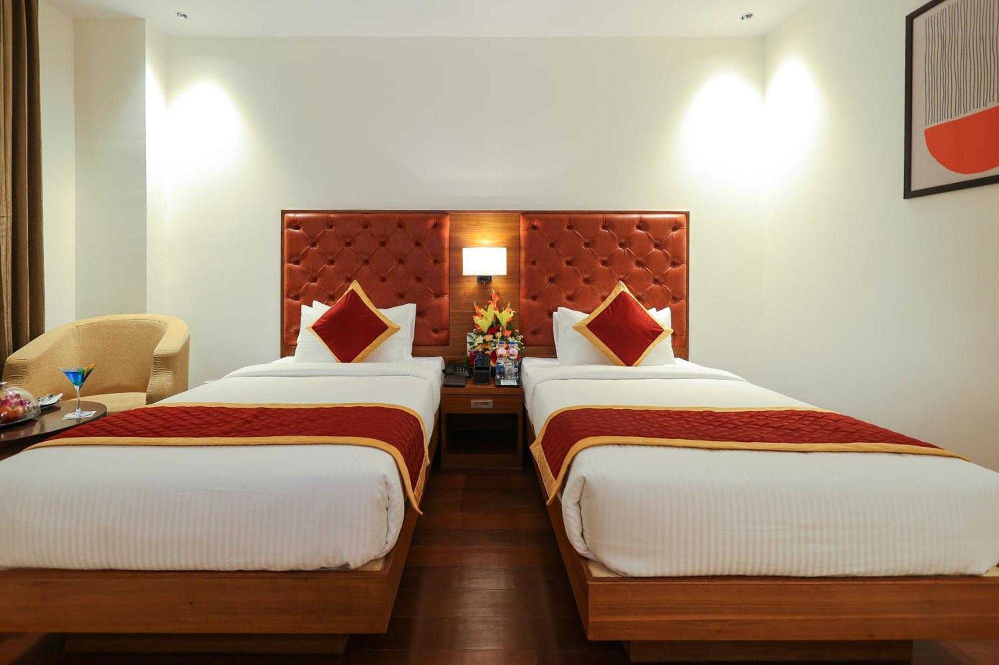 Icon Grand Hotel By Bhagini Bangalore Bagian luar foto