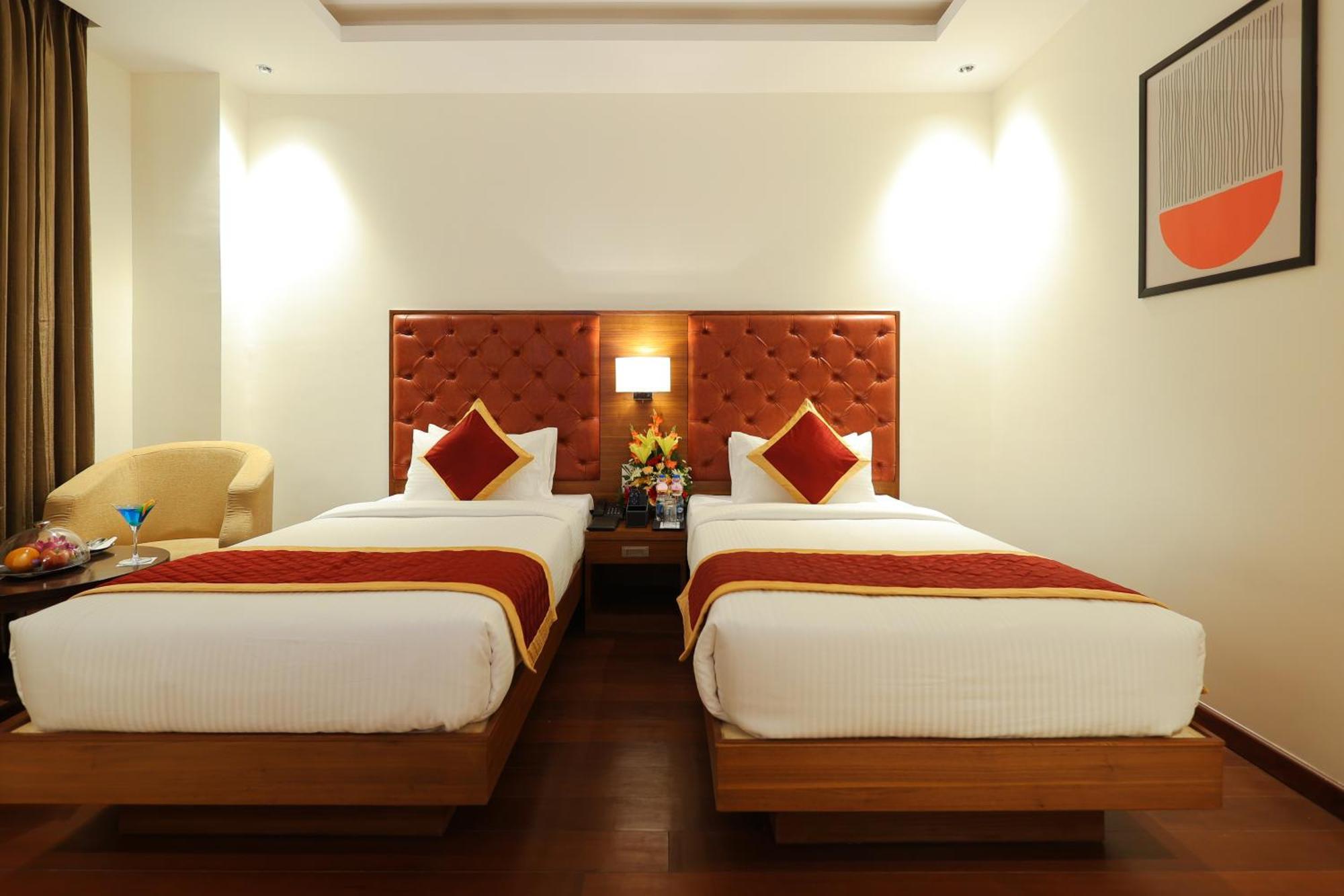 Icon Grand Hotel By Bhagini Bangalore Bagian luar foto