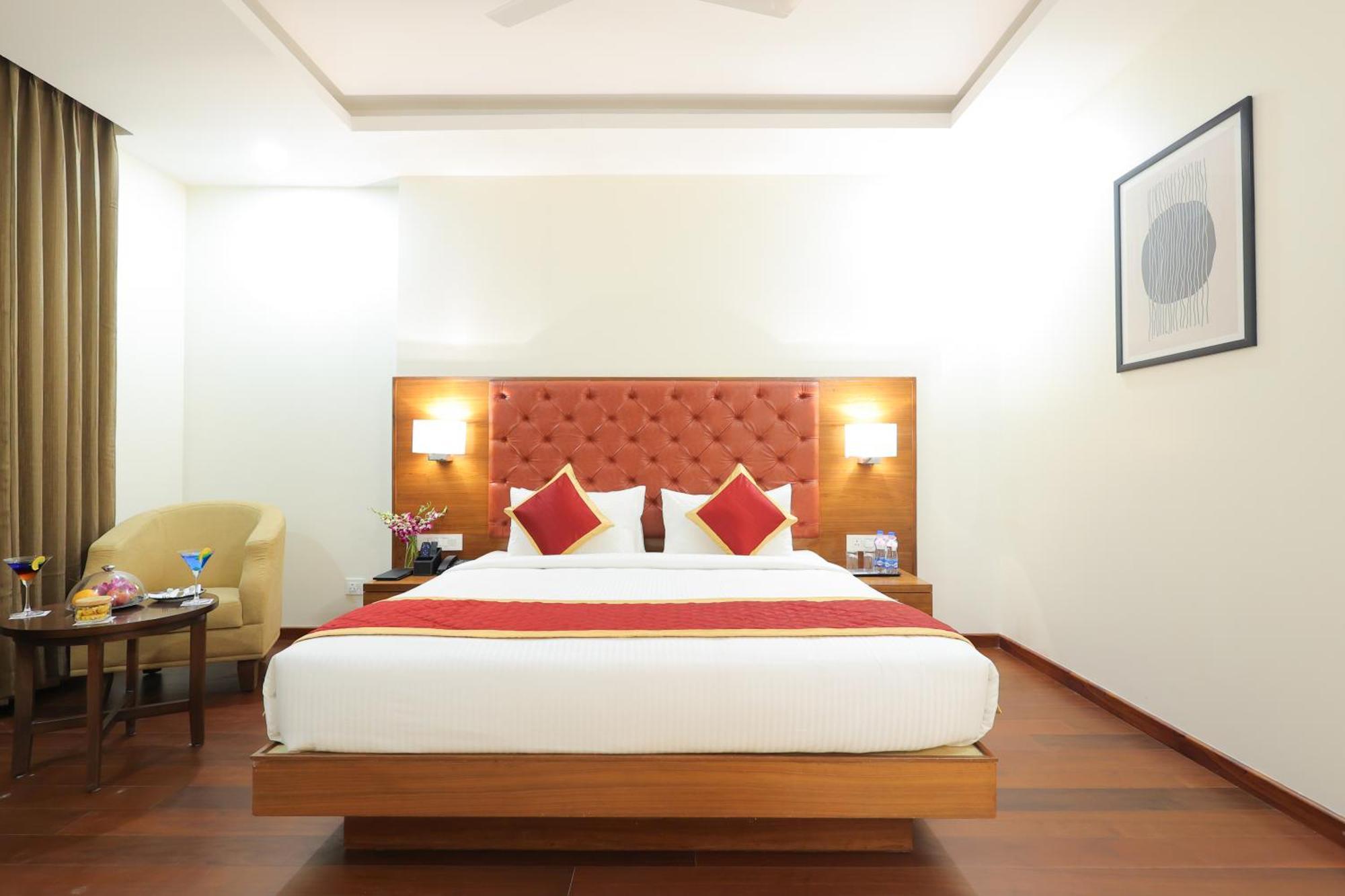 Icon Grand Hotel By Bhagini Bangalore Bagian luar foto