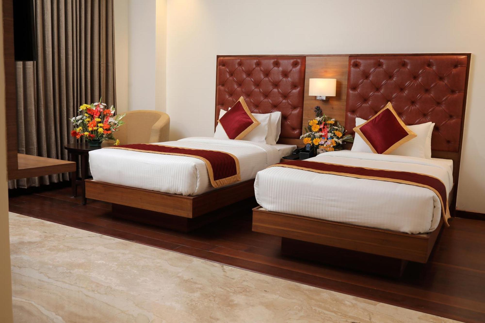 Icon Grand Hotel By Bhagini Bangalore Bagian luar foto
