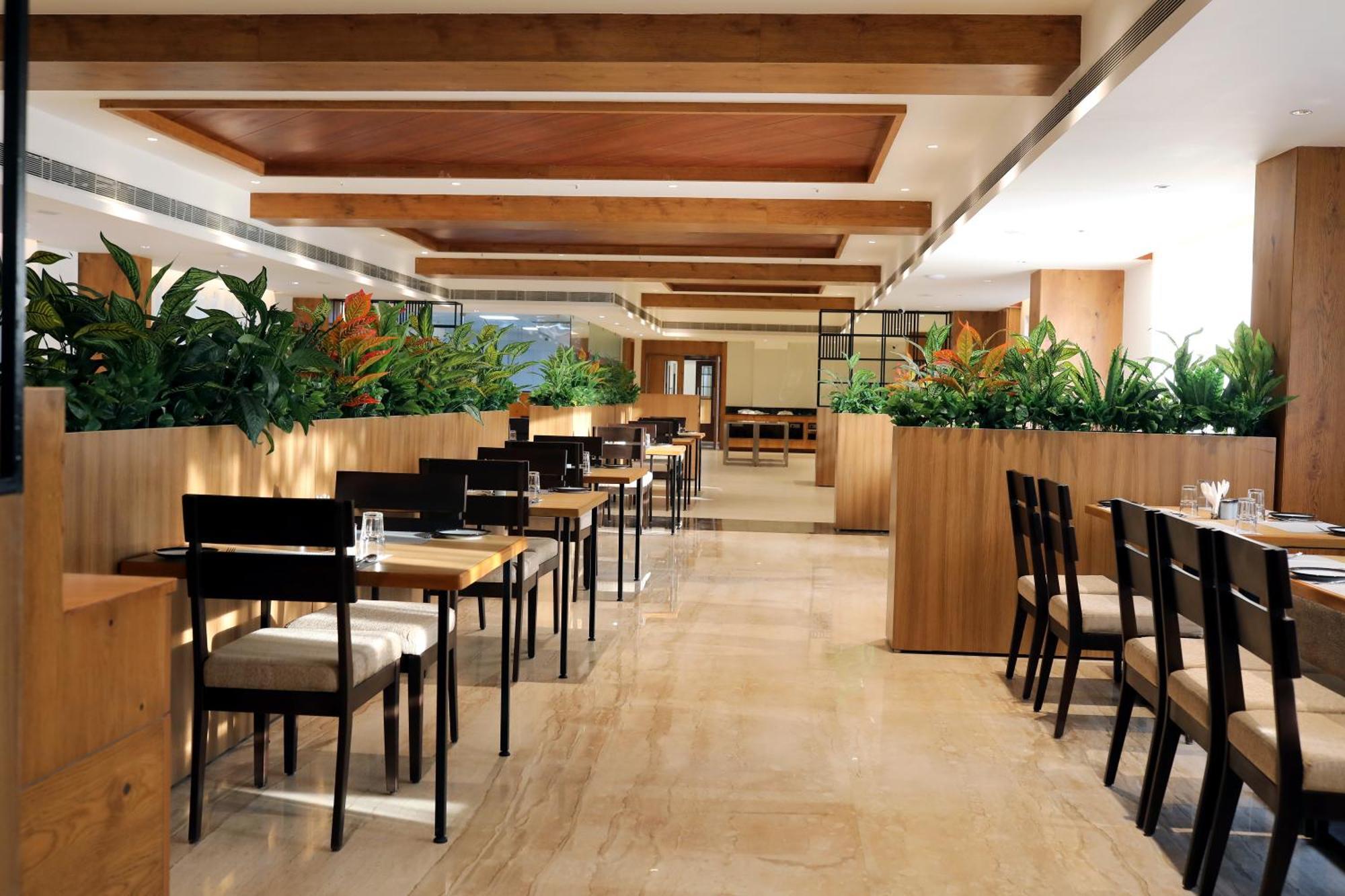 Icon Grand Hotel By Bhagini Bangalore Bagian luar foto