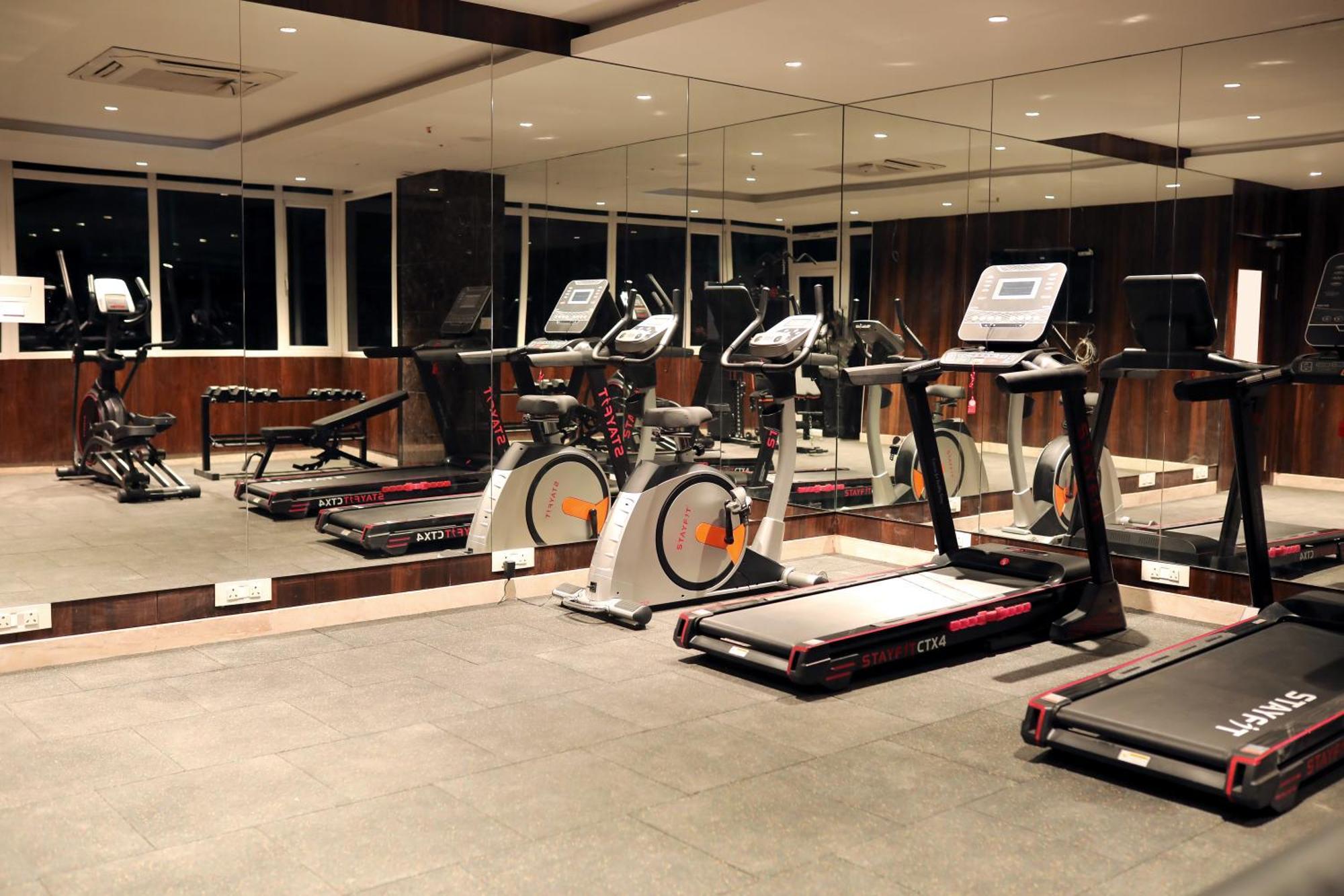 Icon Grand Hotel By Bhagini Bangalore Bagian luar foto