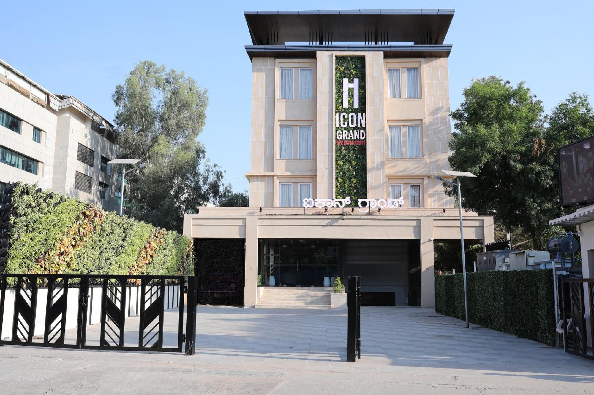 Icon Grand Hotel By Bhagini Bangalore Bagian luar foto