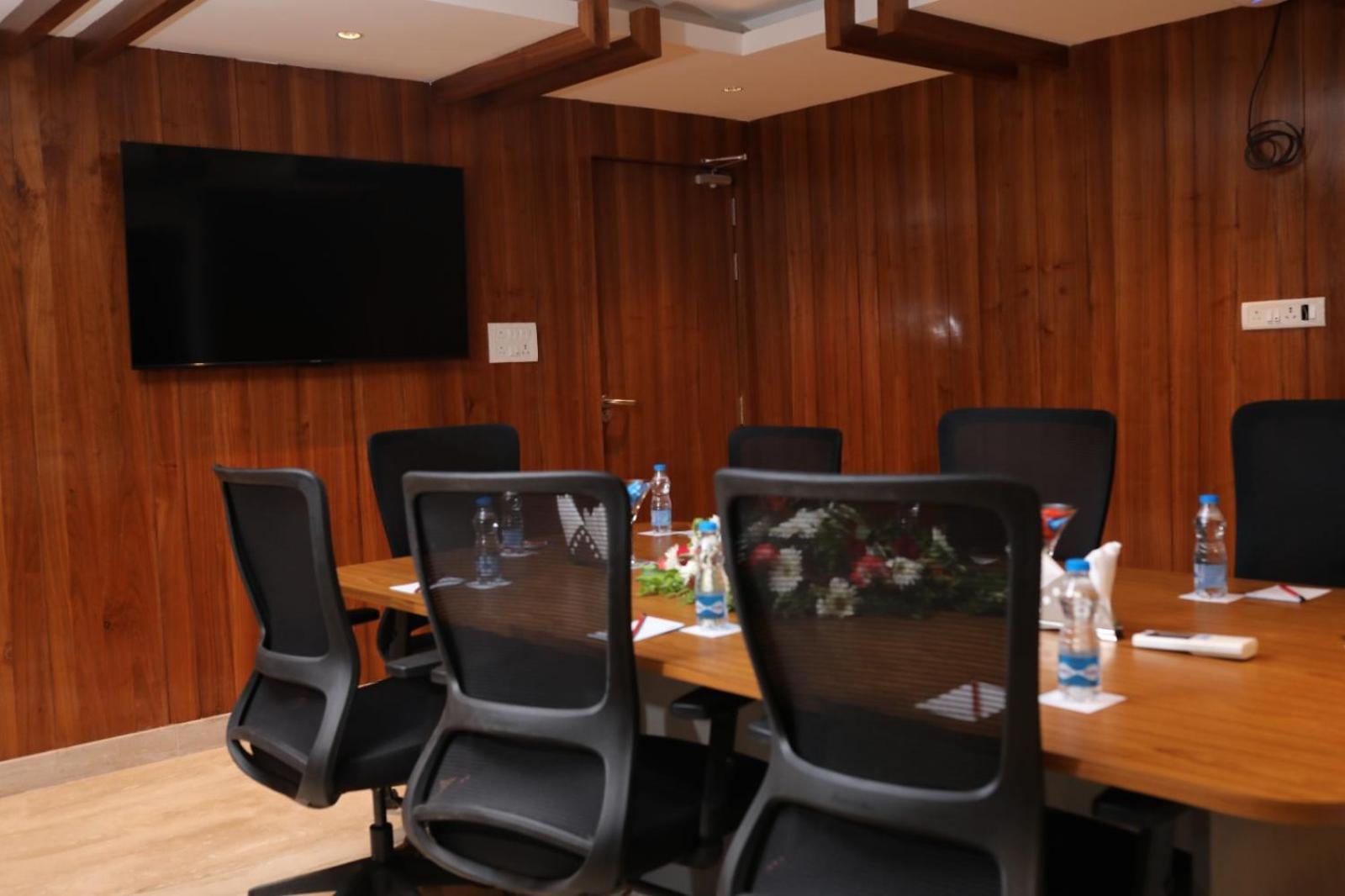 Icon Grand Hotel By Bhagini Bangalore Bagian luar foto