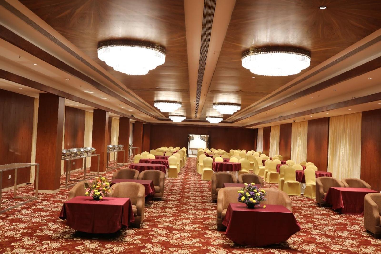 Icon Grand Hotel By Bhagini Bangalore Bagian luar foto