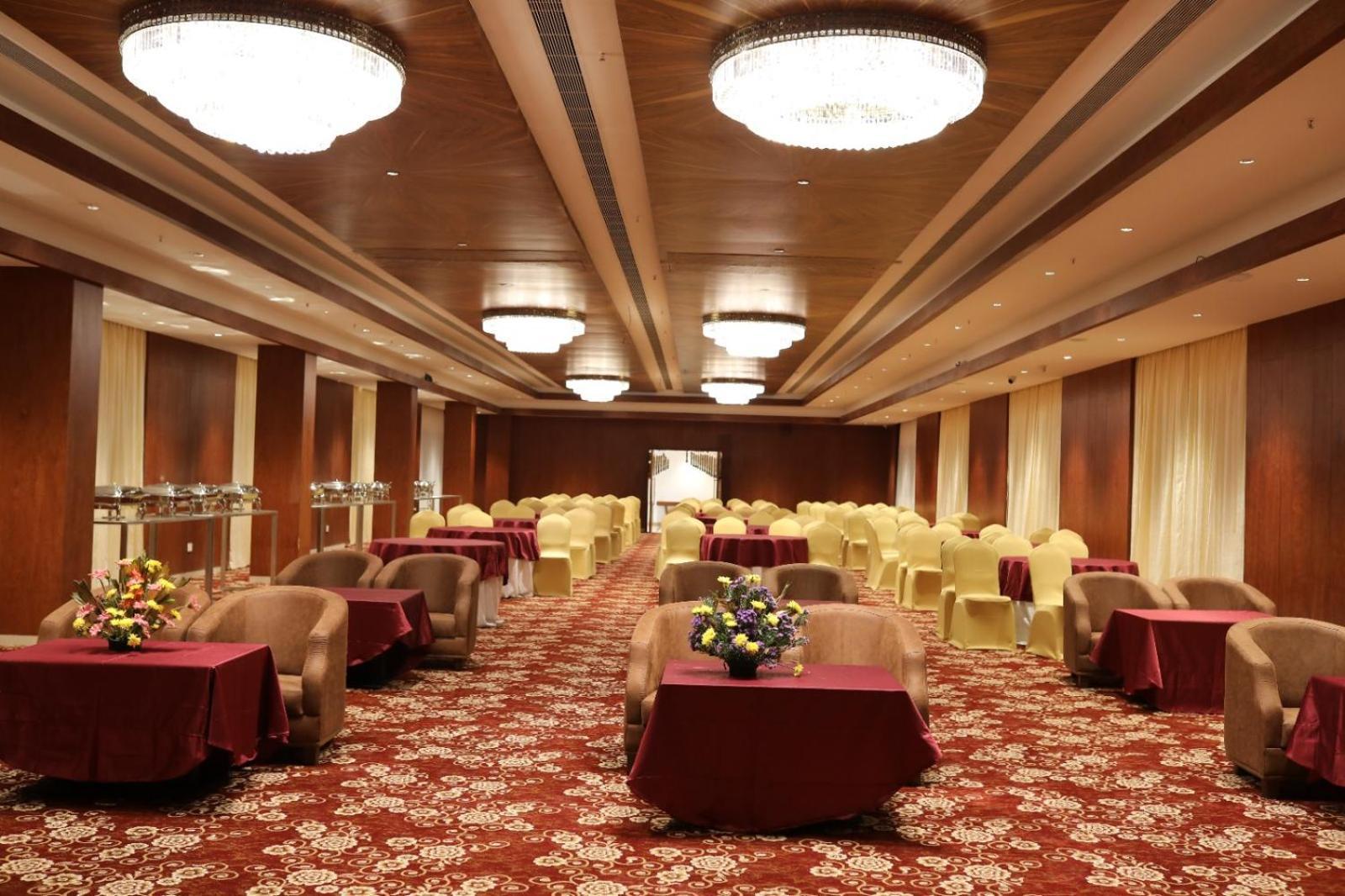 Icon Grand Hotel By Bhagini Bangalore Bagian luar foto